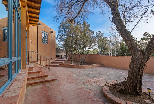 1300 Lejano Lane, Santa Fe, NM 87501