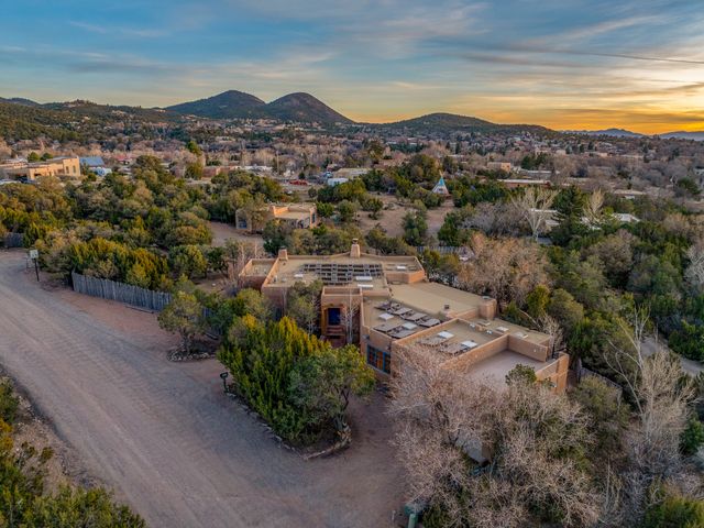 1300 Lejano Lane, Santa Fe, NM 87501