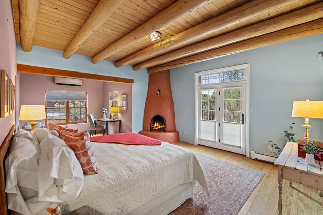 1300 Lejano Lane, Santa Fe, NM 87501