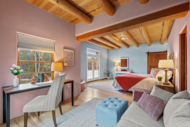 1300 Lejano Lane, Santa Fe, NM 87501