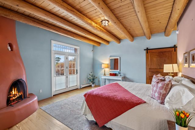 1300 Lejano Lane, Santa Fe, NM 87501