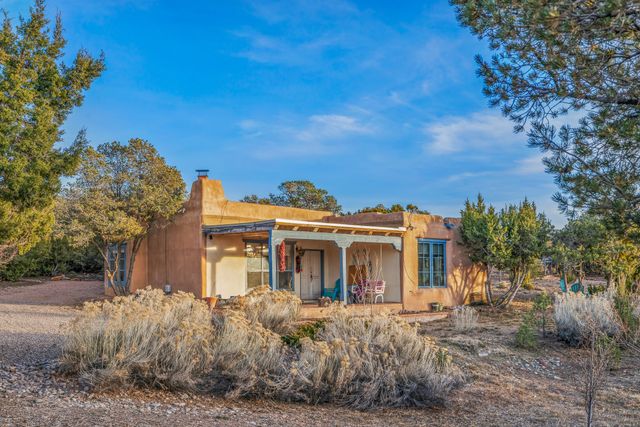 1300 Lejano Lane, Santa Fe, NM 87501