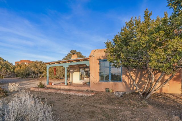 1300 Lejano Lane, Santa Fe, NM 87501