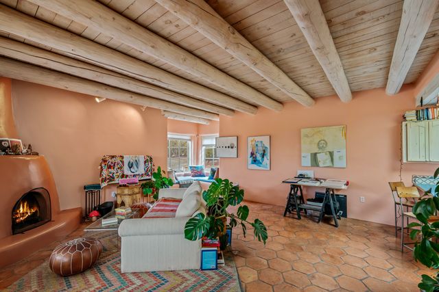 1300 Lejano Lane, Santa Fe, NM 87501