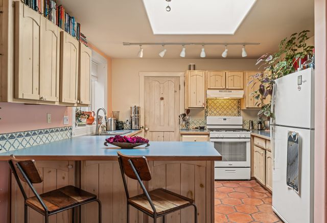 1300 Lejano Lane, Santa Fe, NM 87501