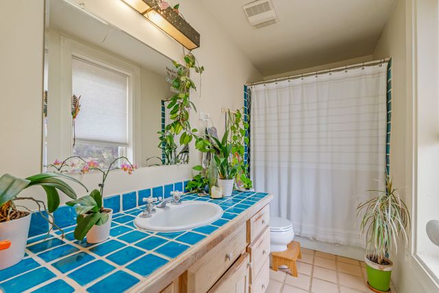 1300 Lejano Lane, Santa Fe, NM 87501