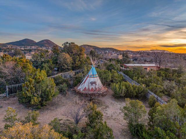 1300 Lejano Lane, Santa Fe, NM 87501