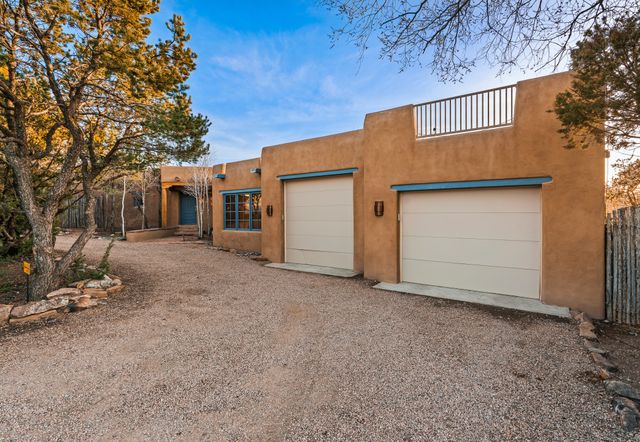 1300 Lejano Lane, Santa Fe, NM 87501