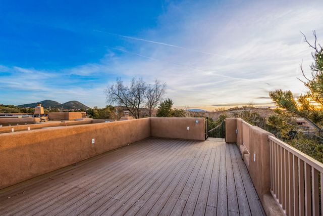 1300 Lejano Lane, Santa Fe, NM 87501