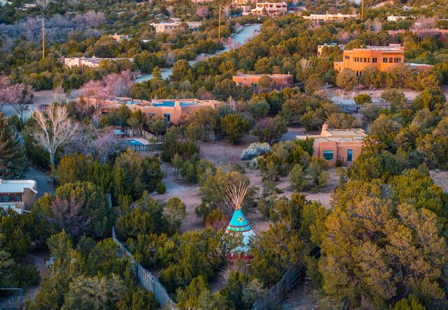 1300 Lejano Lane, Santa Fe, NM 87501