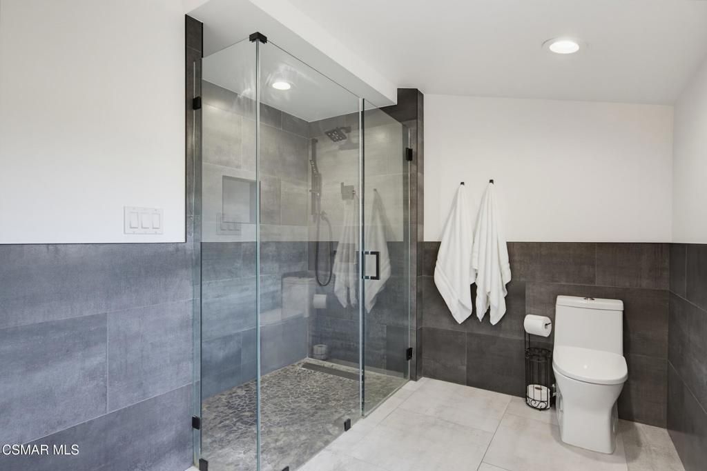 Image 26 of property listing at 6129 Ellenview Avenue, Woodland Hills, CA 91367