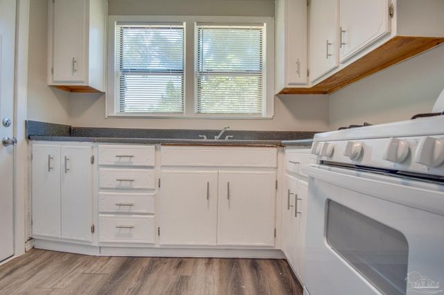 1016 W Maxwell St, Pensacola, FL 32501