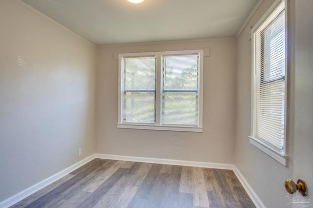 1016 W Maxwell St, Pensacola, FL 32501