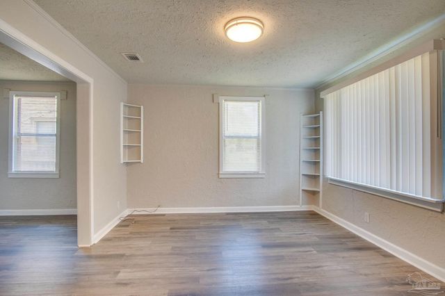 1016 W Maxwell St, Pensacola, FL 32501