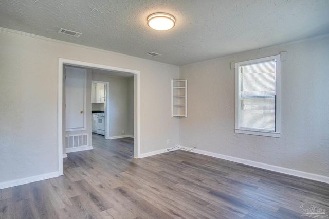 1016 W Maxwell St, Pensacola, FL 32501