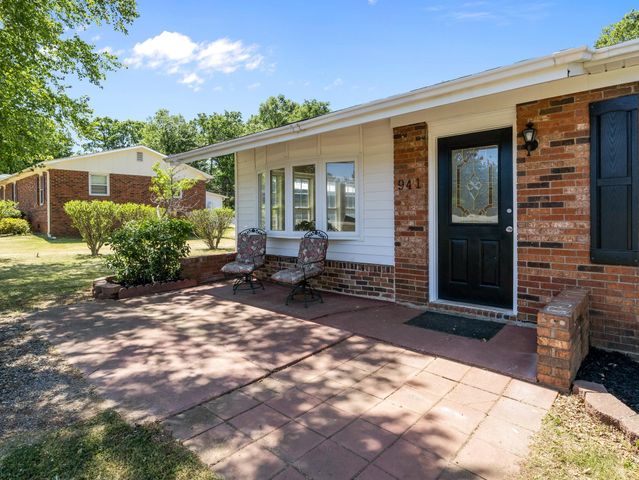 941 Rainbow Lake Road, Inman, SC 29349