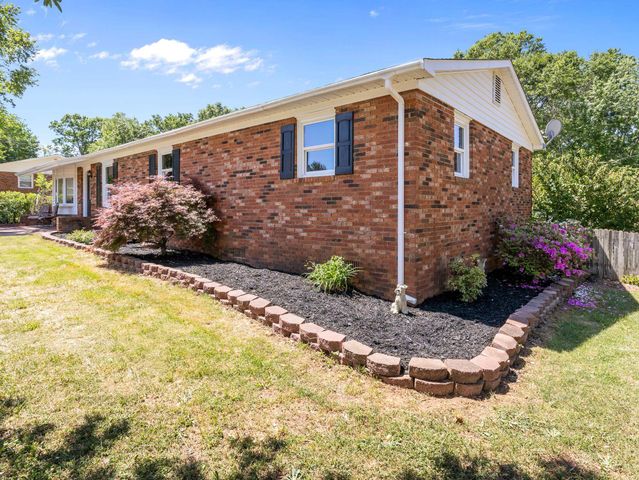 941 Rainbow Lake Road, Inman, SC 29349