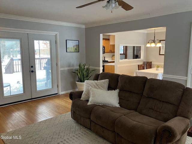 34 Saratoga Drive, Glenville, NY 12302