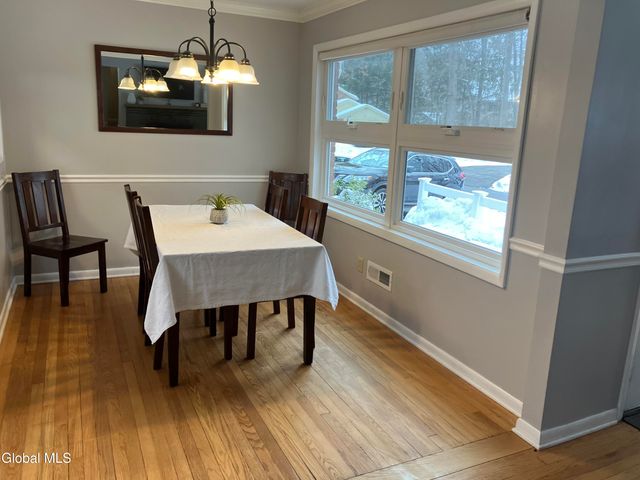 34 Saratoga Drive, Glenville, NY 12302