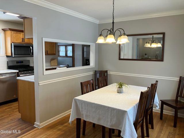 34 Saratoga Drive, Glenville, NY 12302