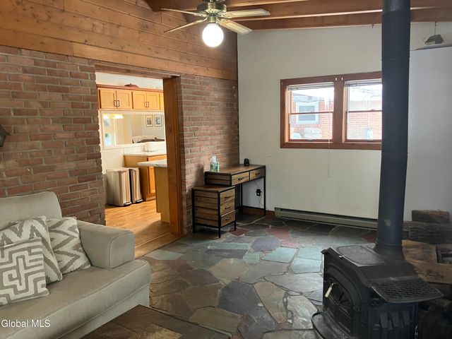 34 Saratoga Drive, Glenville, NY 12302