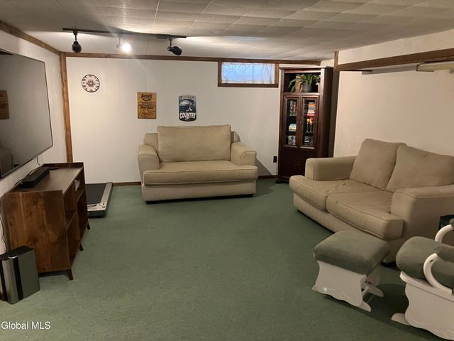 34 Saratoga Drive, Glenville, NY 12302