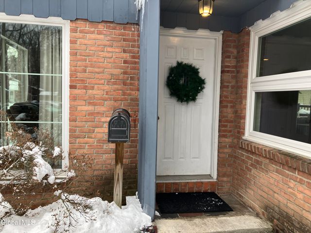 34 Saratoga Drive, Glenville, NY 12302