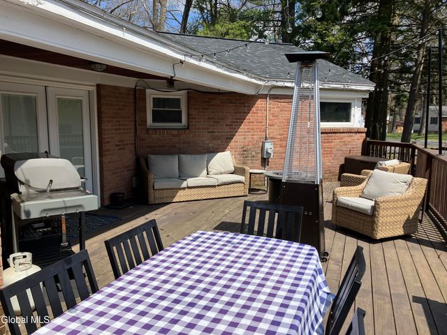 34 Saratoga Drive, Glenville, NY 12302