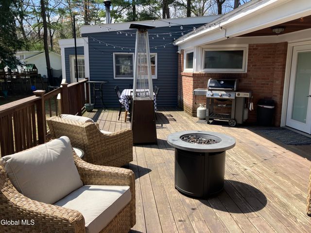 34 Saratoga Drive, Glenville, NY 12302