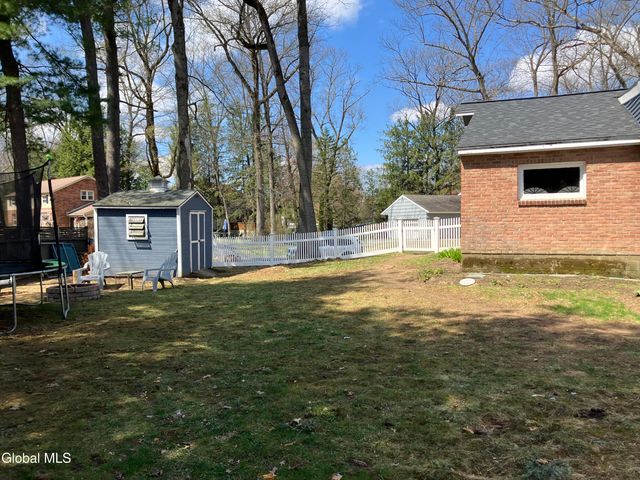 34 Saratoga Drive, Glenville, NY 12302