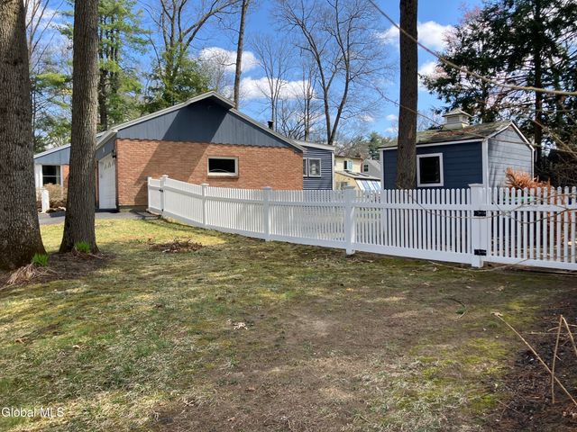 34 Saratoga Drive, Glenville, NY 12302