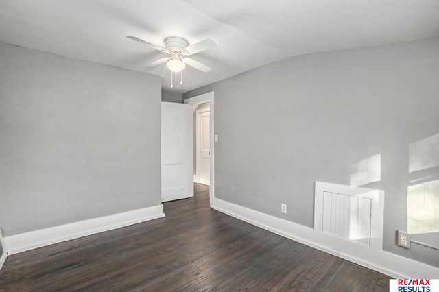 4815 Grand Avenue, Omaha, NE 68104