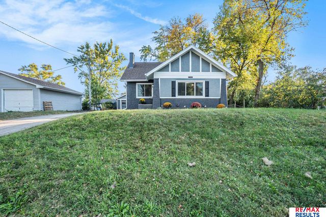 4815 Grand Avenue, Omaha, NE 68104