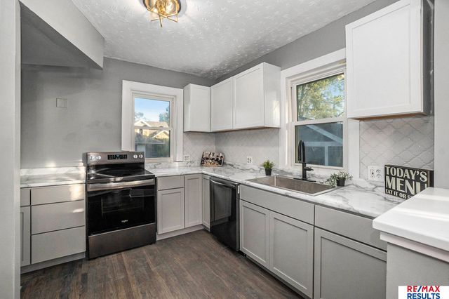 4815 Grand Avenue, Omaha, NE 68104