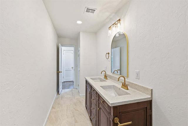 103 Oak Street, Midwest City, OK 73110