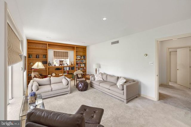 30 LONGVIEW DR, Gettysburg, PA 17325