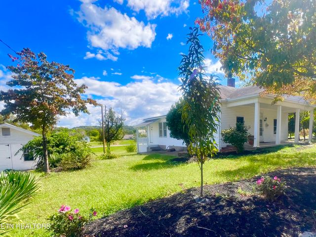 707 Medaris St, Clinton, TN 37716