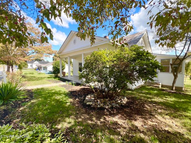 707 Medaris St, Clinton, TN 37716