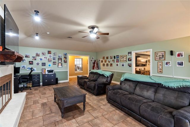 3742 W Barber, Robstown, TX 78380