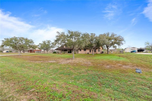 3742 W Barber, Robstown, TX 78380