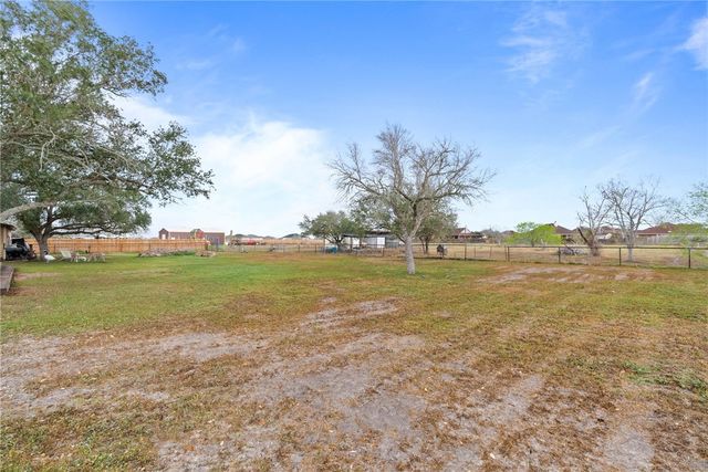 3742 W Barber, Robstown, TX 78380