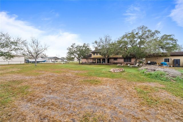3742 W Barber, Robstown, TX 78380