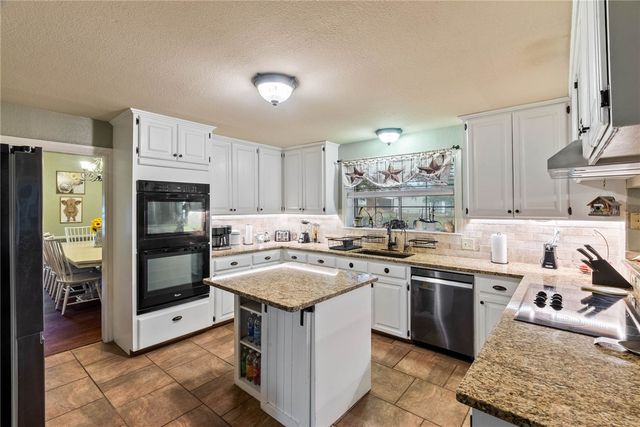 3742 W Barber, Robstown, TX 78380