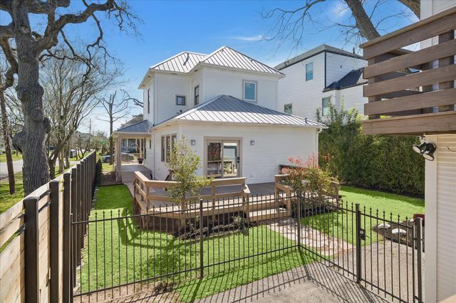 601 W 17th Street, Houston, TX 77008