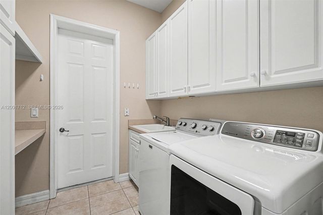 4214 Gulfstream Parkway, Cape Coral, FL 33993