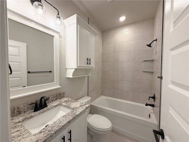 1808 Edwards Street, Pea Ridge, AR 72751
