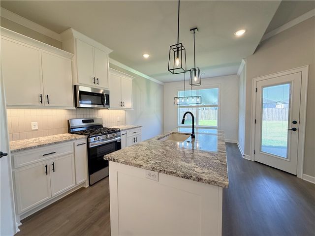1808 Edwards Street, Pea Ridge, AR 72751