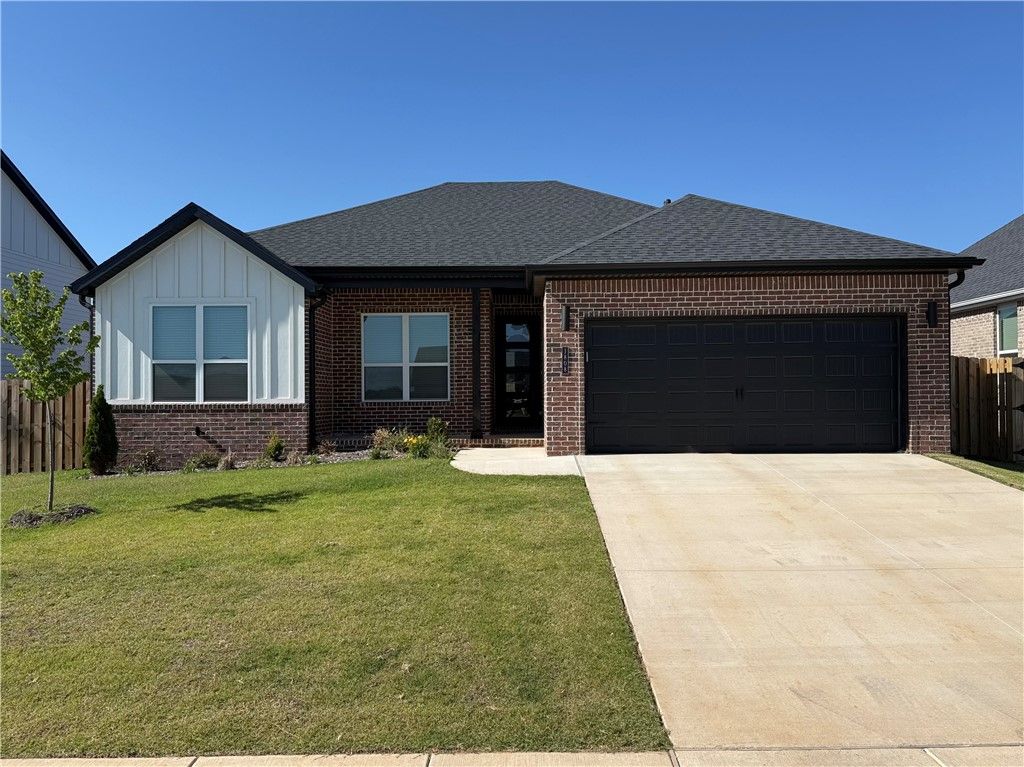 1808 Edwards Street, Pea Ridge, AR 72751