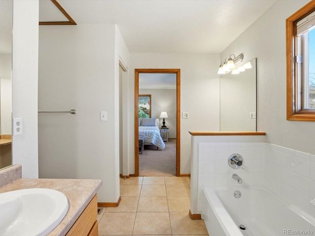 7947 S Dover St, Littleton, CO 80128