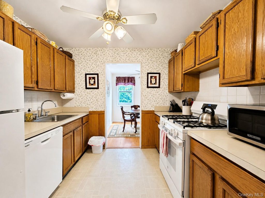 76 Dehaven Drive Dehaven 2F, Yonkers, NY 10703 — photo 3
